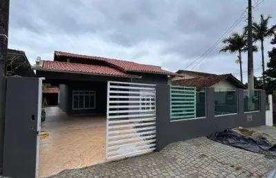 Casa com 3 quartos à venda na Rua Arthur Zoefeld, 144, Iririú, Joinville