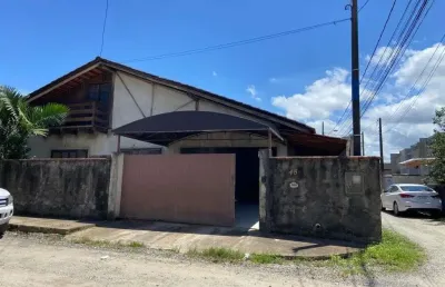 Casa com 3 quartos à venda na Rua José Francisco de Leão, 45, Iririú, Joinville