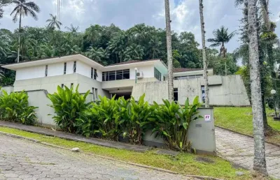 Casa com 6 quartos à venda na Rua Chapecó, 294, Saguaçu, Joinville