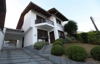 Sobrado no saguaçú com 4 quartos para venda, 211 m²