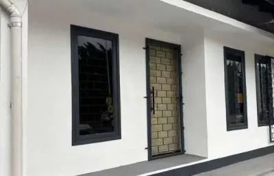 Sala comercial para alugar na Avenida Doutor Albano Schulz, 865, Centro, Joinville