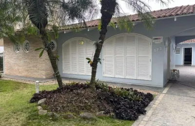 Casa no atiradores com 4 quartos para locação, 280 m²