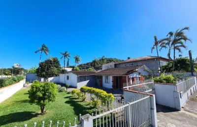 Casa com 2 quartos à venda na Rua Presidente Costa e Silva, 37, América, Joinville