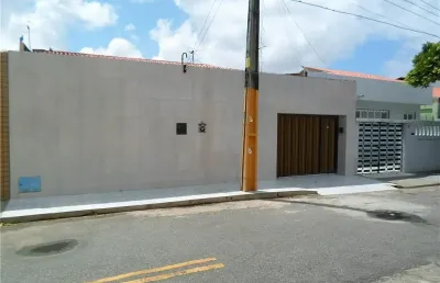 Casa com 3 quartos à venda na Rua Tenente Napoleão Rangel, 23, Amadeu Furtado, Fortaleza