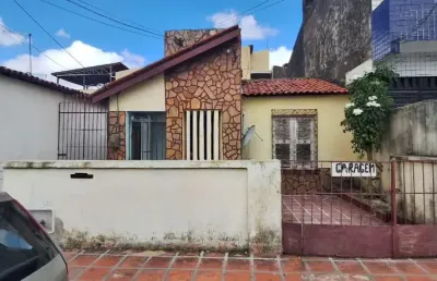 Excelente casa residencial no parque araxá com 05 quartos