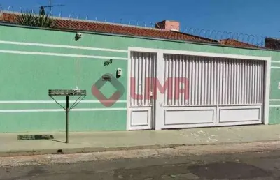 Excelente casa com 03 dormitórios - próx. av. castelo branco