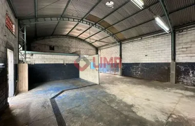 Barracão comercial com residência de 3 suítes com piscina