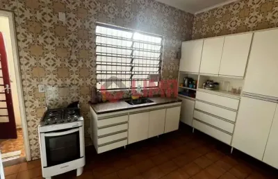 Casa espaçosa com 3 dormitórios - vila independência (próx. a  av. castelo branco e duque de caxias)