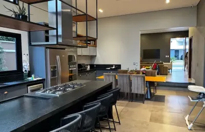Casa térrea com 3 suítes - excelente acabamento - porteira fechada - condomínio florais do valle