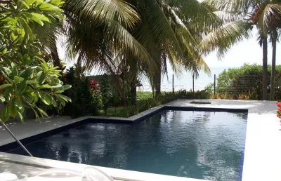 Beira-mar em carneiros: casa duplex mobiliada com conforto e sofisticação!