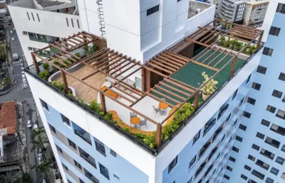 O edifício flow, desenvolvido pela moura dubeux, está localizado em recife, pernambuco. a moura dubeux é uma construtora e incorporadora reconhecida por seus empreendimentos residenciais e comerciais