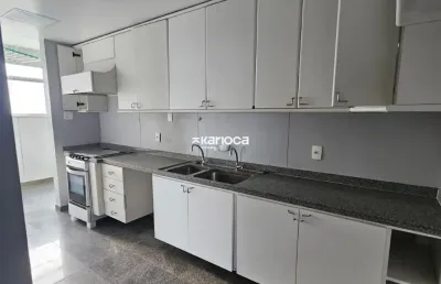 Apartamento para alugar com 149m², 4 quartos, 4 banheiros, 1 vaga de garagem.