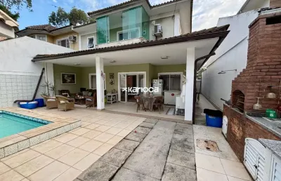 Casa para alugar com 200m², 4 quartos, 3 banheiros, 2 vagas de garagem.