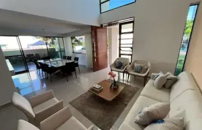 Casa de 322m2 com 4 suítes + dce + piscina privativa, em condomínio fechado