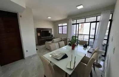 Apartamento de 125m2.com 3 quartos sendo 2 suítes, à 200m do mar