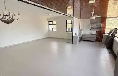 Apartamento de 172m2 com 3 quartos e todo reformado