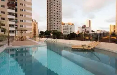 Apartamento com 3 quartos, vista mar, em condomínio club
