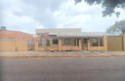 Cascavel velho - 2 quartos, sala cozinha, bwc, 2 vagas, quintal amplo, a/c-80m²