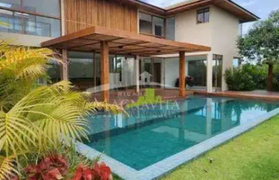 Casa de luxo na praia do forte, 430m², 5 suítes, master com closet, piscina, espaço gourmet, e 4 vagas de garagem. condomínio completo!
