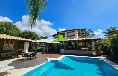 Reserva imbassaí. casa de praia à venda no alto das bromélias, 453m², 4 suítes, piscina privativa, espaço gourmet, porteira fechada. litoral norte