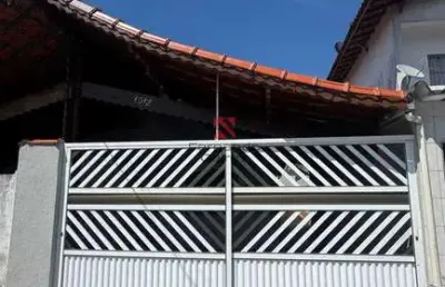 Casa geminada 2 dormitórios 1 suíte e área gourmet no maracanã - praia grande
