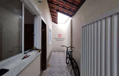Casa de condomínio com quintal privativo e 2 dormitórios no bairro mirim