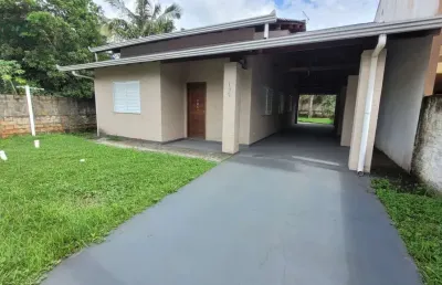 Casa no balneário princesa do mar, com 03 quartos, pertinho do mar!