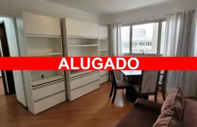 Alugo apartamento (com vaga de garagem), no centro de curitiba - excelente localização