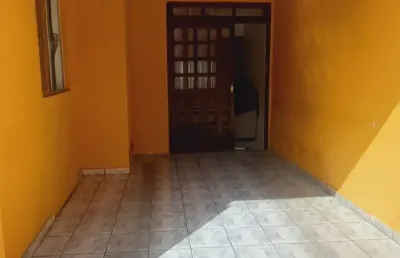 Casa a venda 3 quartos, 1 suíte, no centro com garagem