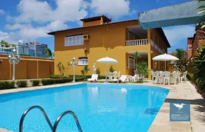 Vendo casa com amplo terreno de  2000m2 no guararapes com frente para a avenida norte . duas frentes. arena de beach tênis funcionando.