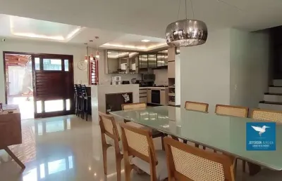 Casa duplex com deck e piscina privativos em condomínio no centro do eusébio, 462m2, 04 suítes, gabinete, móveis projetados, amplas varandas, dependência, 05 vagas