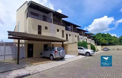 Casa triplex em condomínio no eusébio, localização privilegiada de esquina com a ce040, 04 quartos, 120m2, suíte master com closet e varanda, 03 vagas