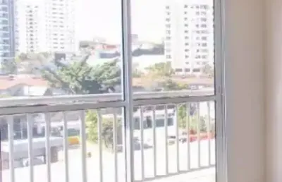 Apartamento semi mobiliado e com varanda para locação na mooca