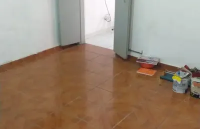 Casa (de vila, com portão na rua particular) na vila prudente com 4,75 x 10, sendo: 1 dormitório, sala, cozinha, banheiro e área de serviço e 1 vaga por  270 mil.