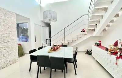 Casa com 5 quartos sendo 4 suítes em condomínio fechado