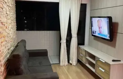 Apartamento com 2 quartos na ponta verde a 2 quadras da praia