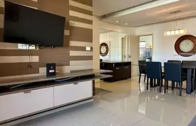 Apartamento com 3 suítes + lavabo  na ponta verde próximo da praia