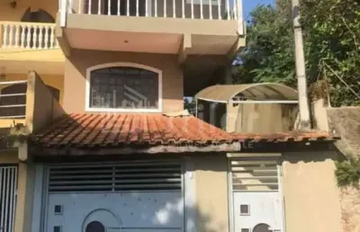 Sobrado  com 3 quartos e 3 banheiros à venda no monte castelo