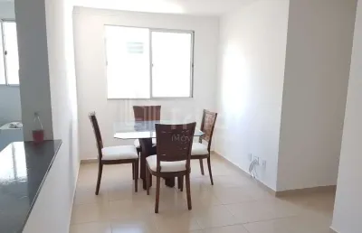 Cobertura duplex mobiliada com área externa de 30 metros e condomínio com lazer