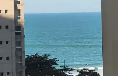 Apartamento alto padrão com acesso a sacada vista parcial mar, 2 dormitórios sendo 1 suíte, á 200 metros do mar - astúrias-guarujá/sp.