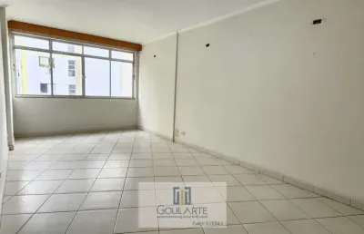Apartamento com 2 dormitórios + 1 dormitório de serviço, na praia das pitangueiras-guarujá/sp.