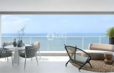 Cobertura quadra mar com 5 suítes e 4 vagas , meia praia, itapema - sc