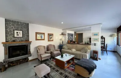 Casa em condomínio à venda, 5 quartos, 5 suítes, 3 vagas, três córregos - teresópolis/rj