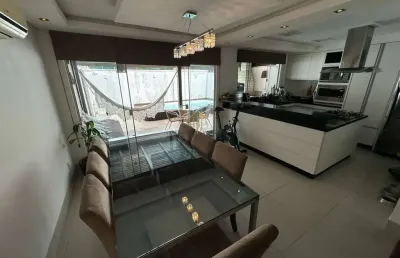 Casa com 2 dormitórios e piscina aquecida no condomínio terra nova