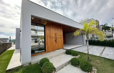 Linda casa com 3 dormitórios na pedra branca -  aceita permuta!
