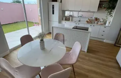 Linda casa no estilo americano no condomínio terra nova palhoça