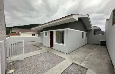 Casa de esquina de 2 dormitórios com suíte no jardins
