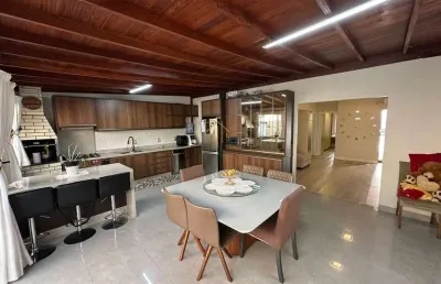 Casa em condomínio fechado com 2 quartos à venda na Avenida Paulo Roberto Vidal, Bela Vista, Palhoça
