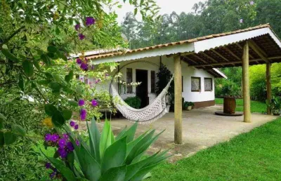 Linda chácara em piracaia: 1600m², piscina, lago, poço