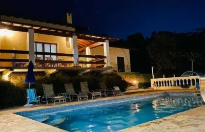 Chácara de luxo em condomínio no batatuba, piracaia-sp: 4 quartos, 2 suítes, 3 banheiros, 4 vagas, 520m². venha conferir!